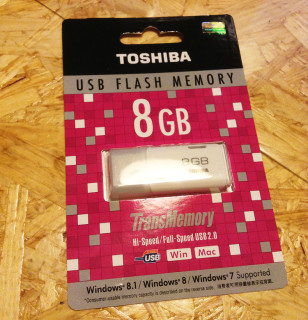 Toshiba-USB-TransMemory-8GB
